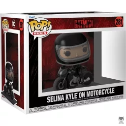 Selina Kyle sur Moto