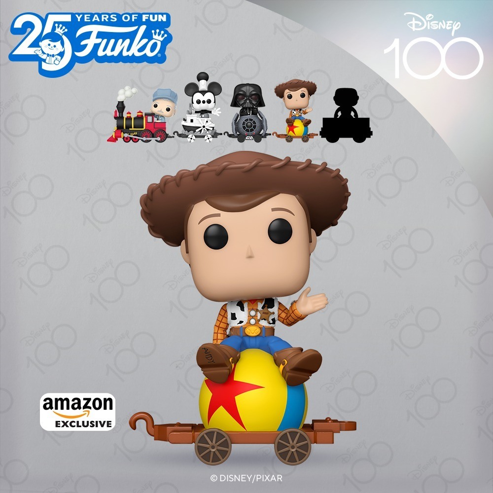 Woody monte sur le train Disney 100